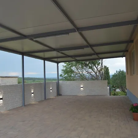 Apartment Apartman Iso